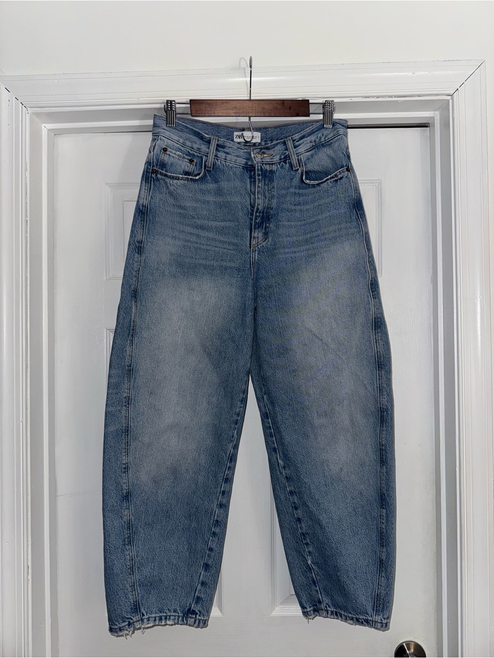 Zara Barrel Light Wash Jeans 4 - Picture 2 of 8